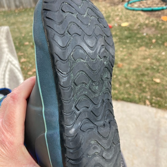 Bogs Rain Boots Blue and Pink Floral Boots (size 1) - Picture 5 of 6